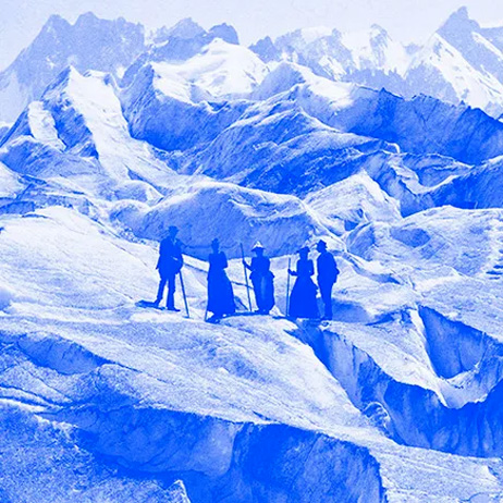 La photographie à l’aube du tourisme de masse. De Genève à la Suisse centrale en passant par Chamonix, l’exposition dévoile des images historiques des lieux les plus photographiés par les touristes.